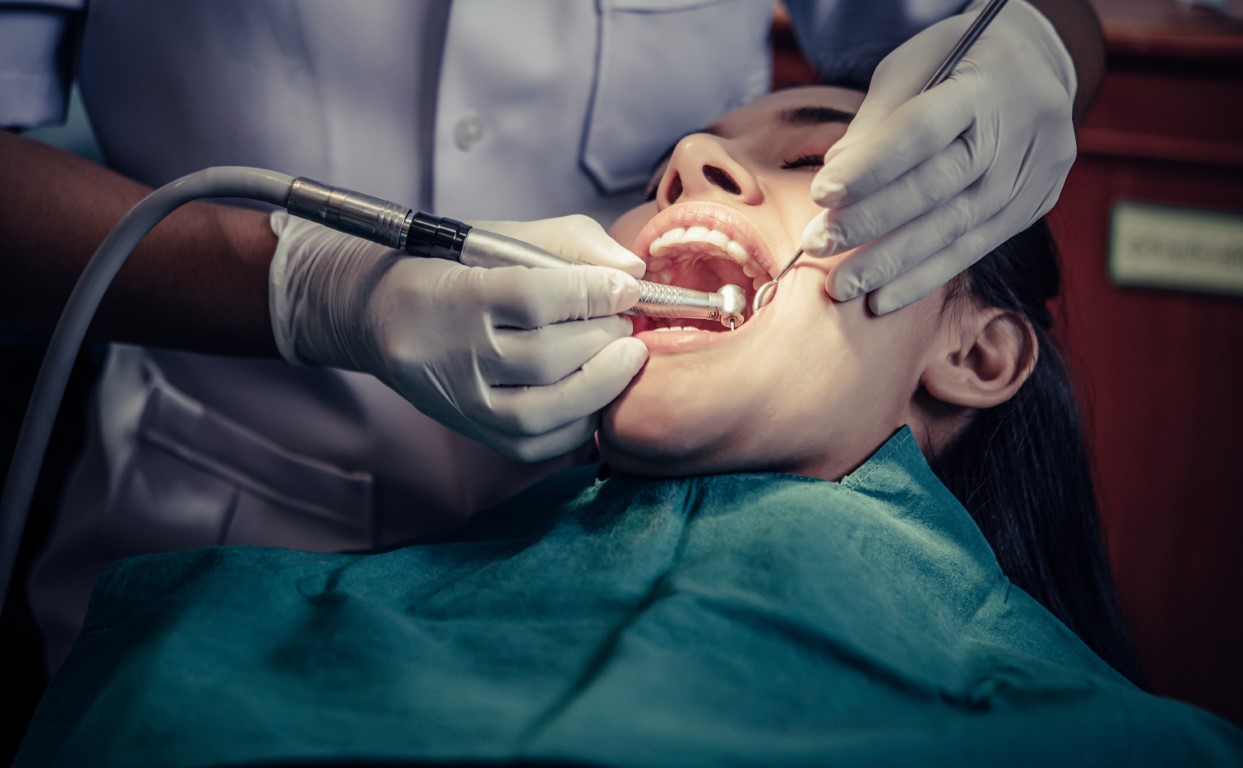 Impact of local hyaluronic acid on early gingival wound healing and heat shock protein 47