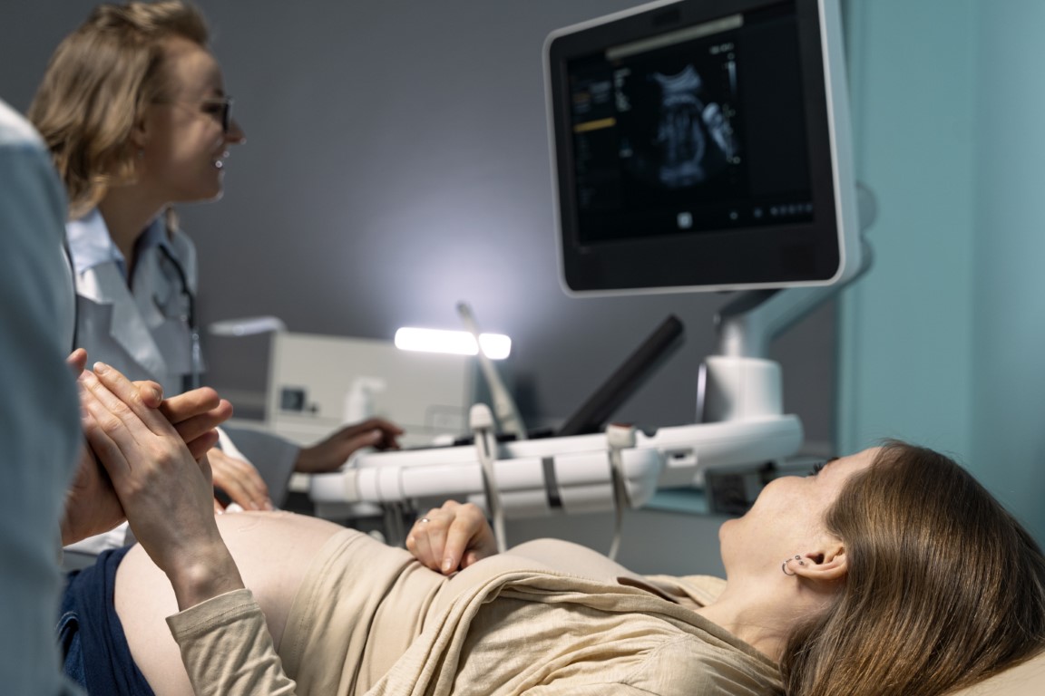 Near-infrared spectroscopy with chemometric analysis distinguishes genitourinary syndrome of menopause in vaginal samples